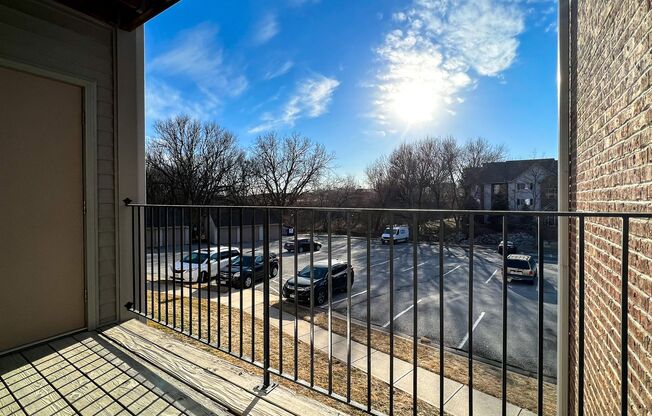 1 bed, 1 bath, 843 sqft, $1,181, Unit 05-203