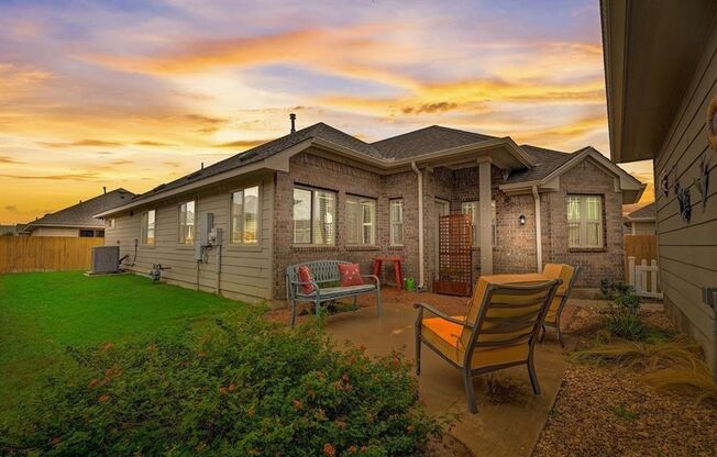 Great one story home for lease in Saddlecreek Subdivision!