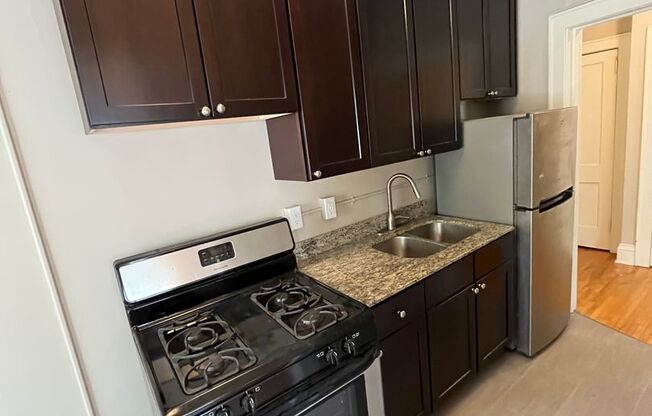 Studio, 1 bath, 450 sqft, $895, Unit 107