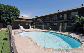 1 bed, 1 bath, 746 sqft, $825