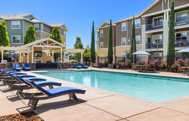 2 beds, 2 baths, 1,015 sqft, $1,685, Unit 319