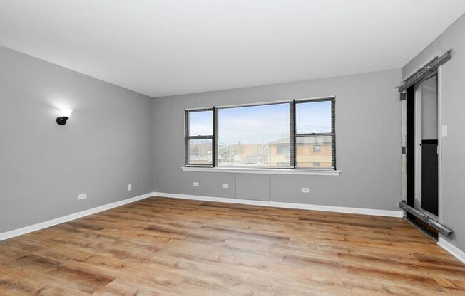 7900 S. Paxton Ave.