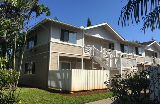 Northpointe - 2 bedroom, 2 bath, 2 pkg  upst townhouse in Mililani Mauka!
