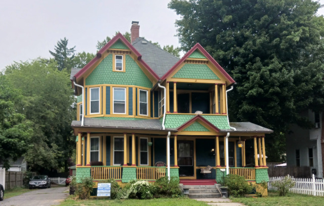 38 Churchill St