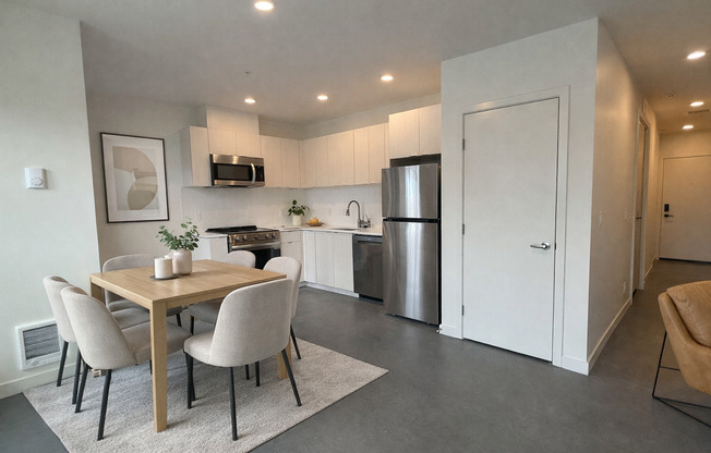 1 bed, 1 bath, 434 sqft, $2,095, Unit 204