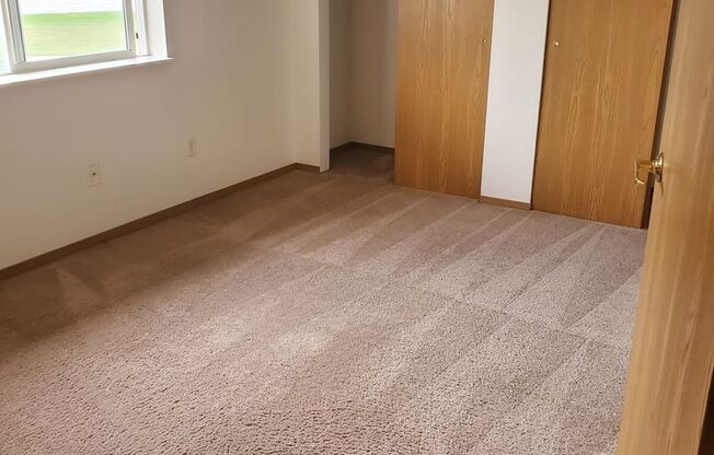 2 beds, 1 bath, 1,010 sqft, $1,269, Unit PL   7611