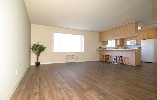 2 beds, 2 baths, 975 sqft, $2,950, Unit G-10