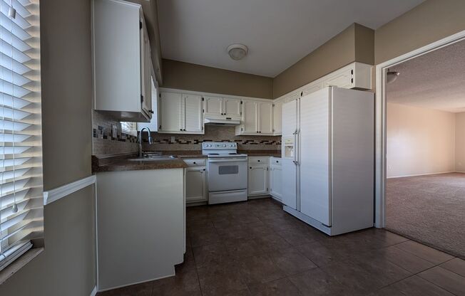 2 beds, 2 baths, $1,400