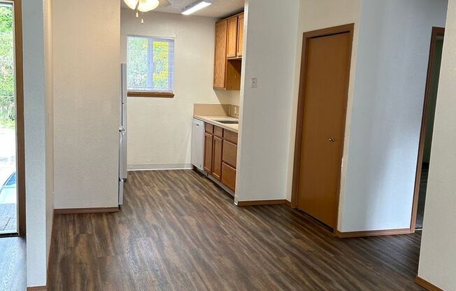 1 bed, 1 bath, $1,375, Unit C32