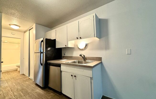 1 bed, 1 bath, 650 sqft, $1,299, Unit 28