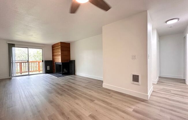 3 beds, 1.5 baths, 1,082 sqft, $1,925, Unit 16