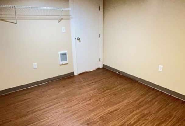 1 bed, 1 bath, 700 sqft, $875, Unit Apt F