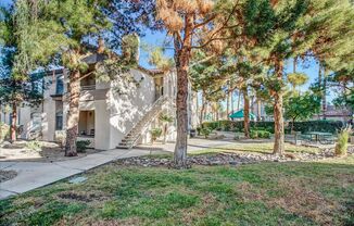 Pacific Legends 2 Bed Condo Near Pool