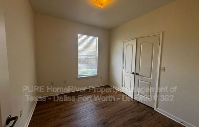 400 GLADE RD