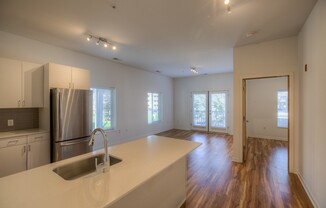2 beds, 2 baths, 1,001 sqft, $1,825, Unit 308