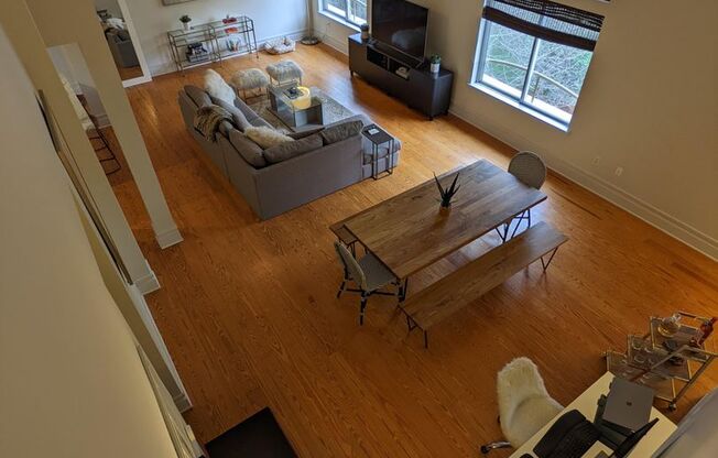 Beautiful furnished Penthouse loft in Elizabeth!