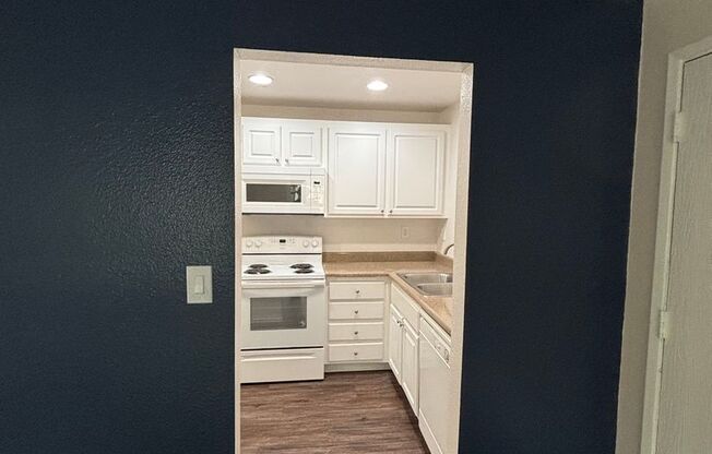 1 bed, 1 bath, 750 sqft, $2,220, Unit 714