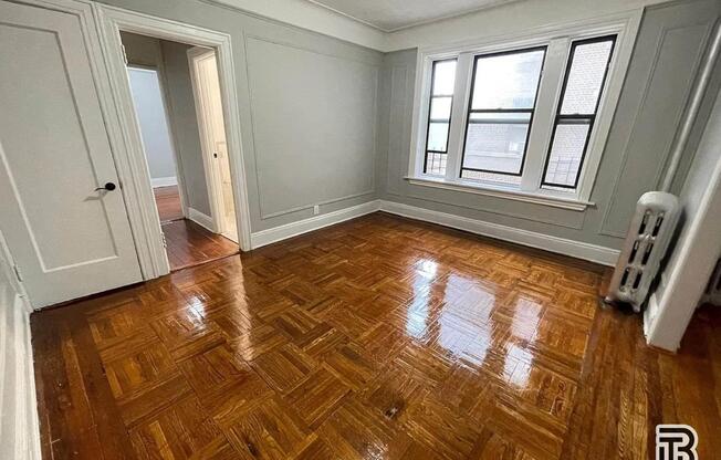 2 beds, 1 bath, $2,500, Unit 2A