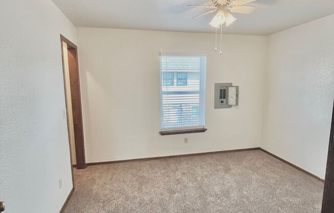 2 beds, 1 bath, 850 sqft, $825, Unit 7B