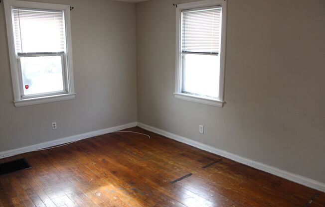 3 beds, 1 bath, $1,275