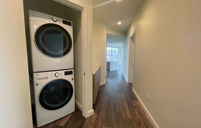 3 beds, 2 baths, 1,383 sqft, $4,650, Unit 301