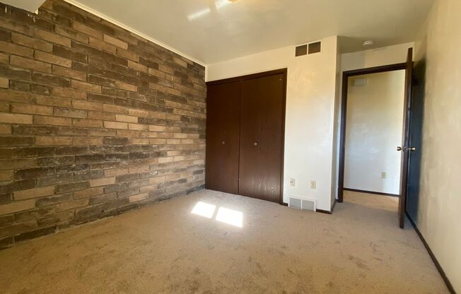 1 bed, 1 bath, $825, Unit 18