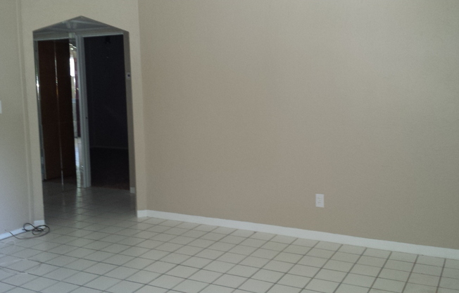 2 beds, 1 bath, $1,700