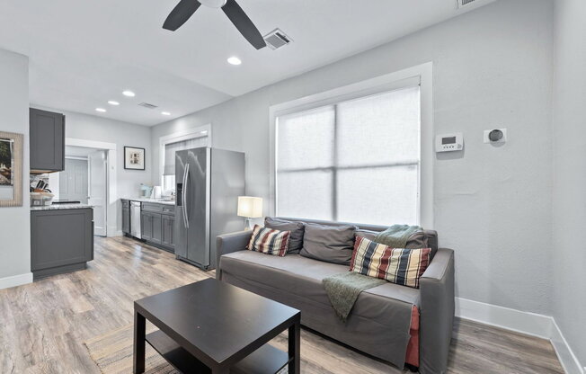 1 bed, 1 bath, 585 sqft, $1,300, Unit 1