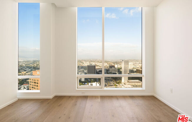 3 beds, 2.5 baths, 1,626 sqft, $5,700, Unit 2910