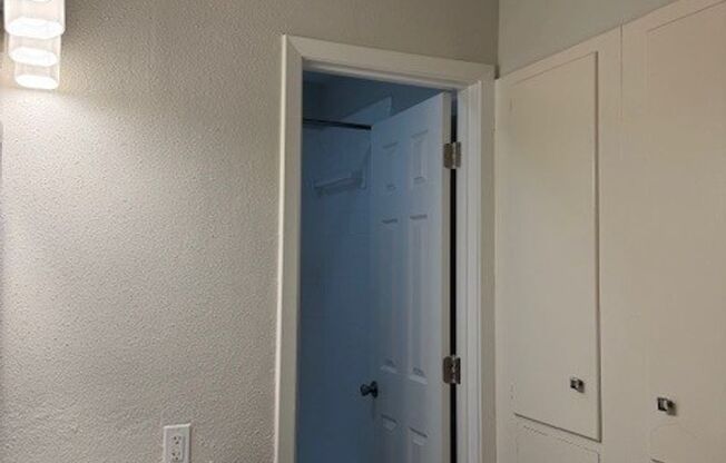 2 beds, 2 baths, 931 sqft, $1,225, Unit 02-0205