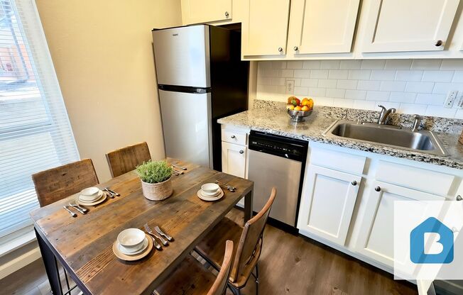 2 beds, 1 bath, $1,025, Unit 110