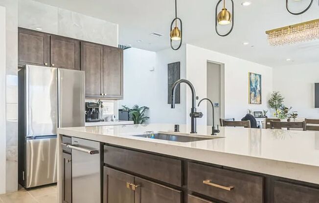 4 beds, 3.5 baths, $4,200