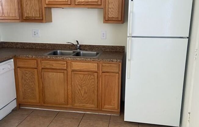 2 beds, 1 bath, $1,150, Unit 1501-C