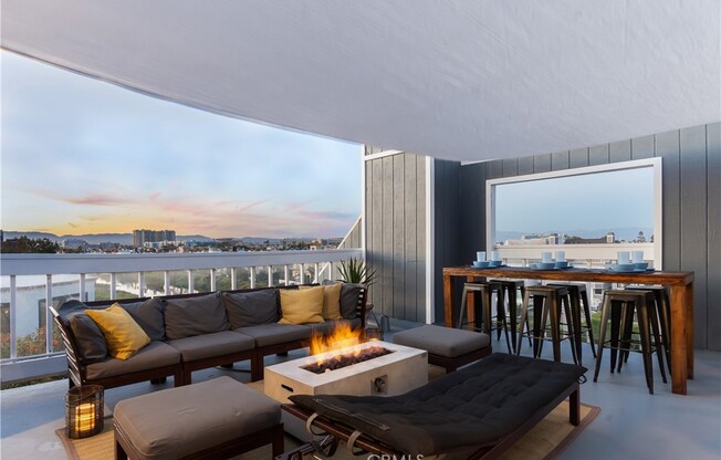33 REEF ST
