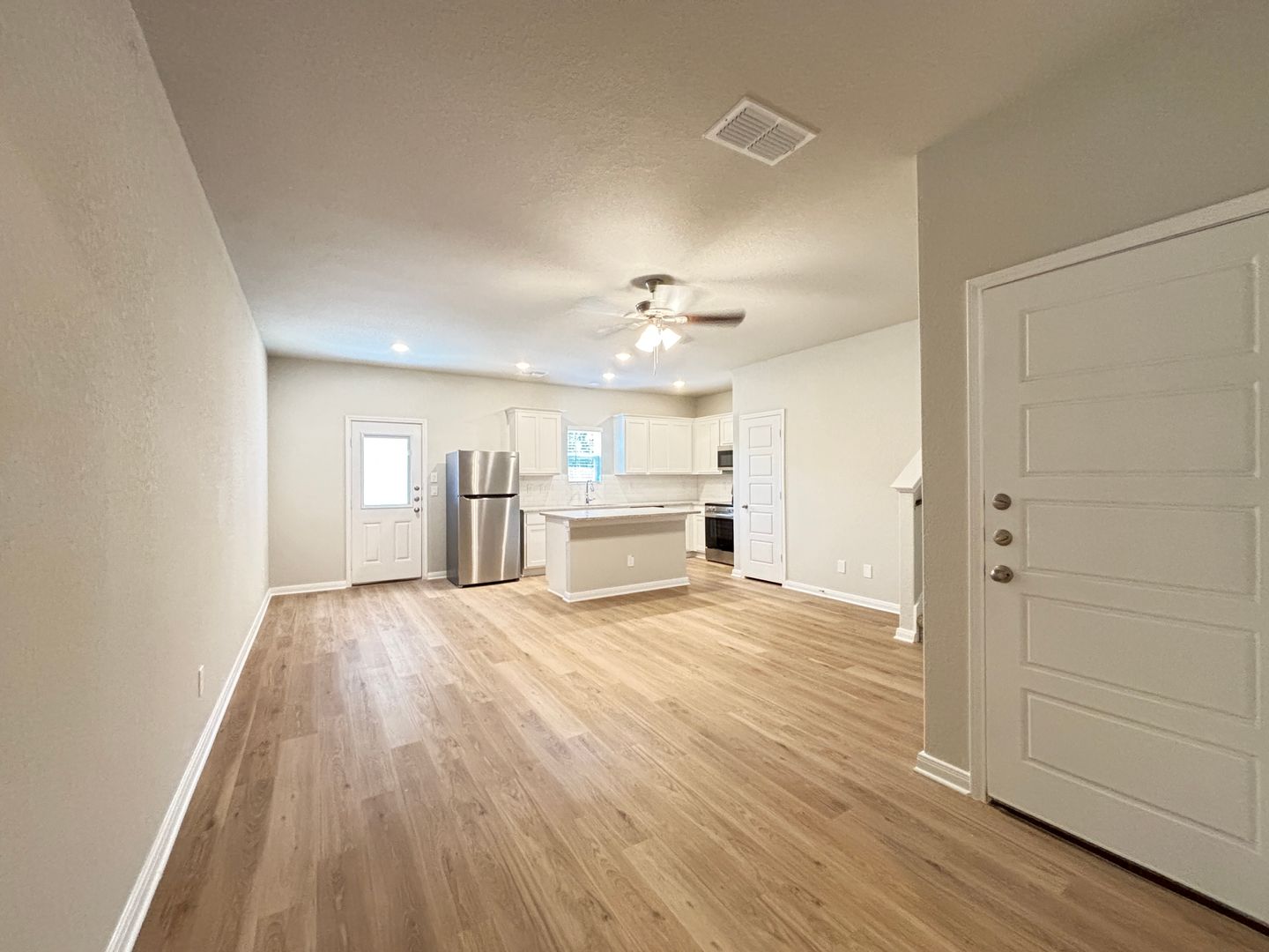 Modern 3 Bd 2.5 Full Bath Townhouse Near UTSA &  LaCantera