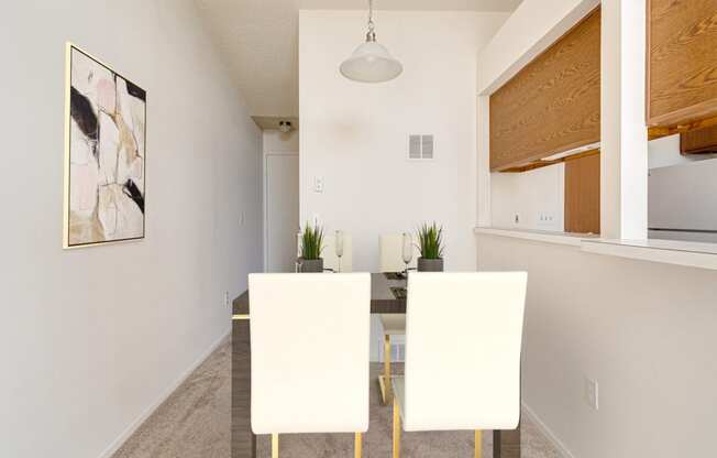 Winterberry Layout Dining Area at The Harbours Apartments, Clinton Twp