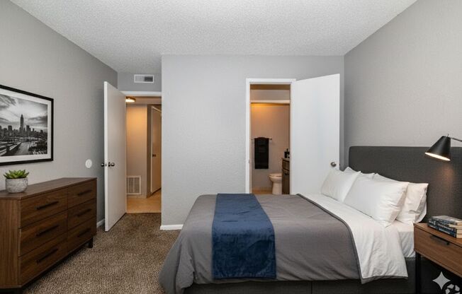 2 beds, 1.5 baths, 927 sqft, $945, Unit 803