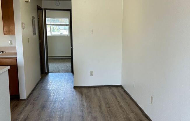 1 bed, 1 bath, 500 sqft, $1,050, Unit 7 (Upper) (P)