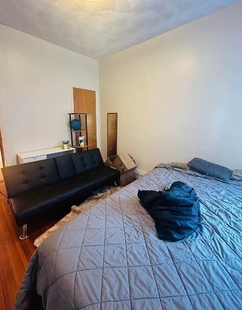 3 beds, 1 bath, 1,000 sqft, $3,800, Unit 4