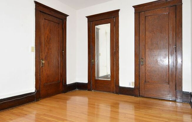 1 bed, 1 bath, 410 sqft, $975, Unit 5 - 130 - 4