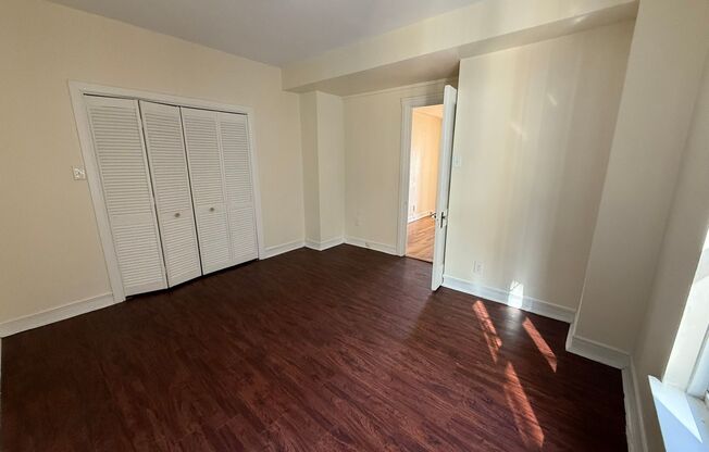 1 bed, 1 bath, 572 sqft, $1,510, Unit Old King Edward 46