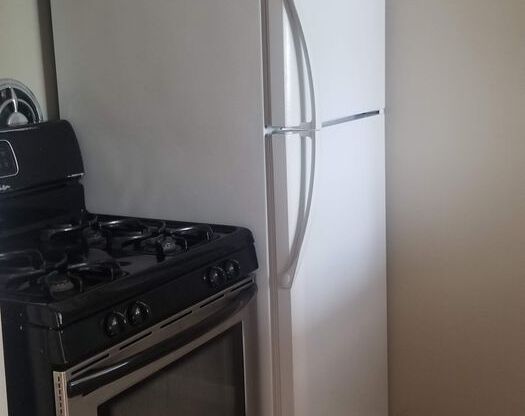 1 bed, 1 bath, 500 sqft, $715, Unit 201