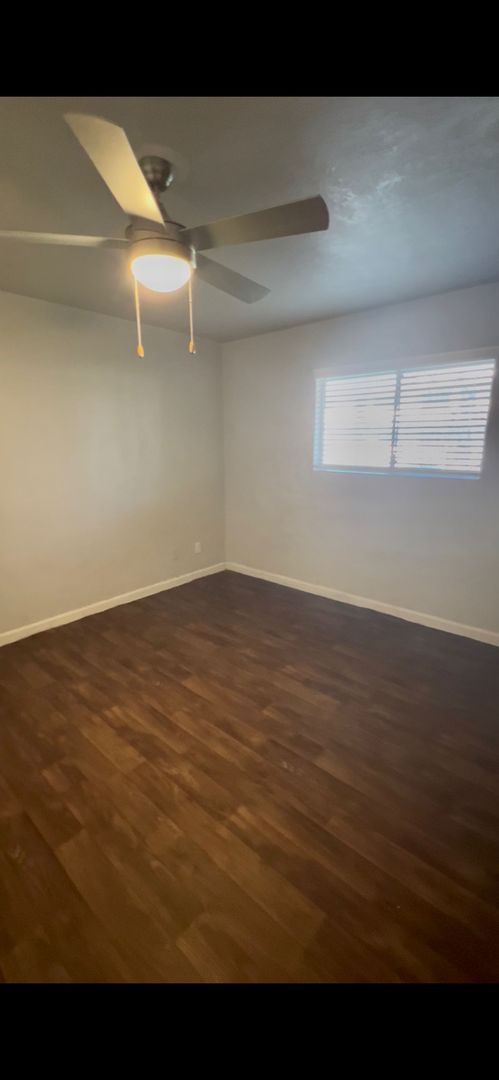 2 beds, 1 bath, 810 sqft, $1,195, Unit 01