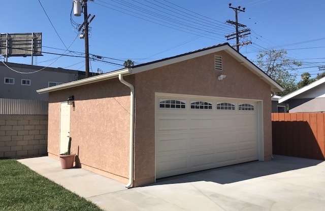 3 beds, 2 baths, $3,595