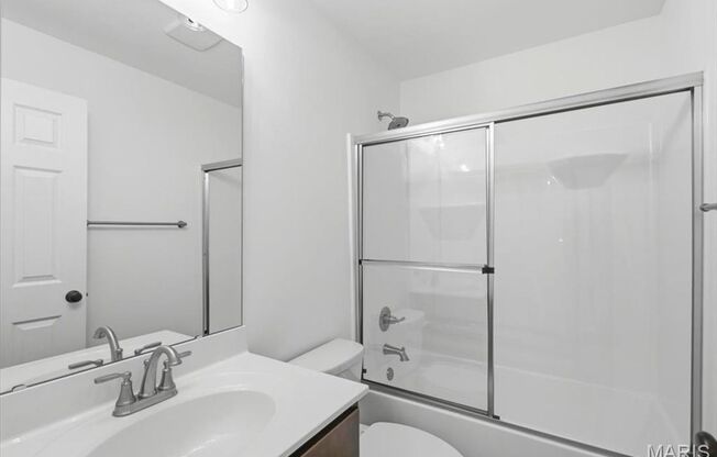 3 beds, 3 baths, 1,323 sqft, $2,400, Unit Rivers Edge Dr - 179