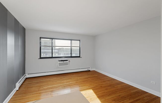 Studio, 1 bath, 275 sqft, $1,375, Unit 533