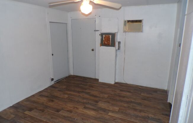 1 bed, 1 bath, $1,000