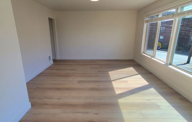 2 beds, 1 bath, 812 sqft, $3,050, Unit 101