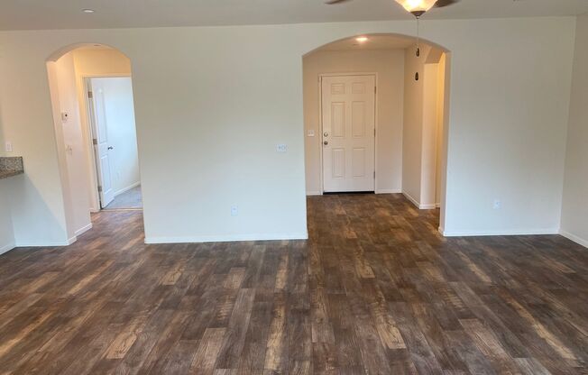3 Bedroom 2 Bathroom AVAILABLE NOW!! APPLY TODAY TO VIEW!