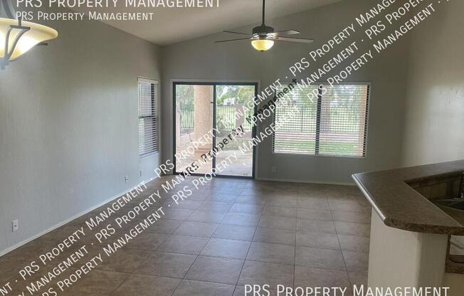2152 W MYRTLE DR